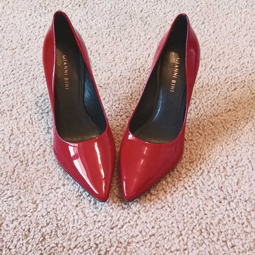 Giani Bini Red stilettos size 7
